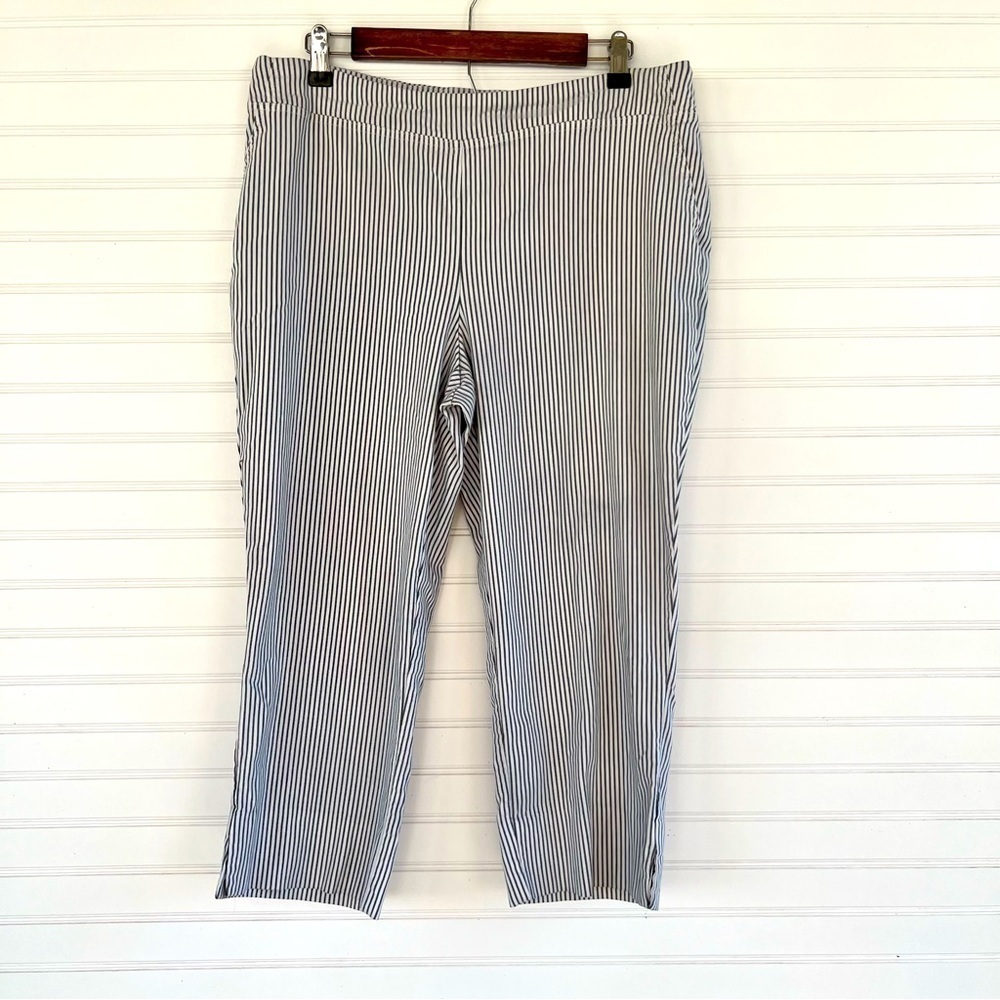 Jones &‎ Co Jones New York Pants 14W Black White Striped Crop Pull On Stretch